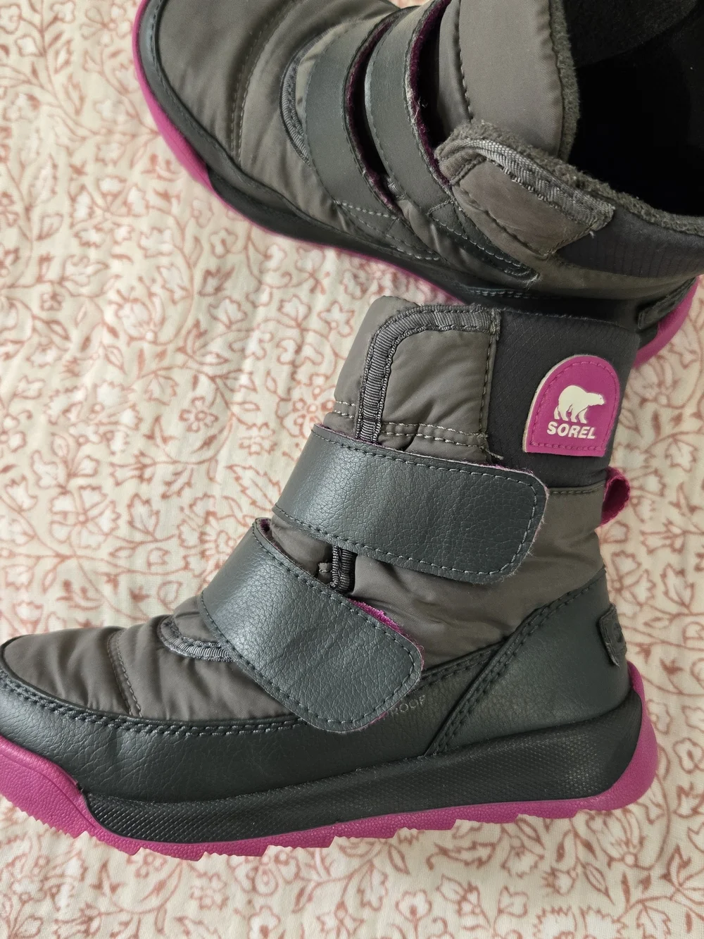 Sorel Kids Gray and Pink Waterproof Hook-and-Loop Winter Boots Size 11